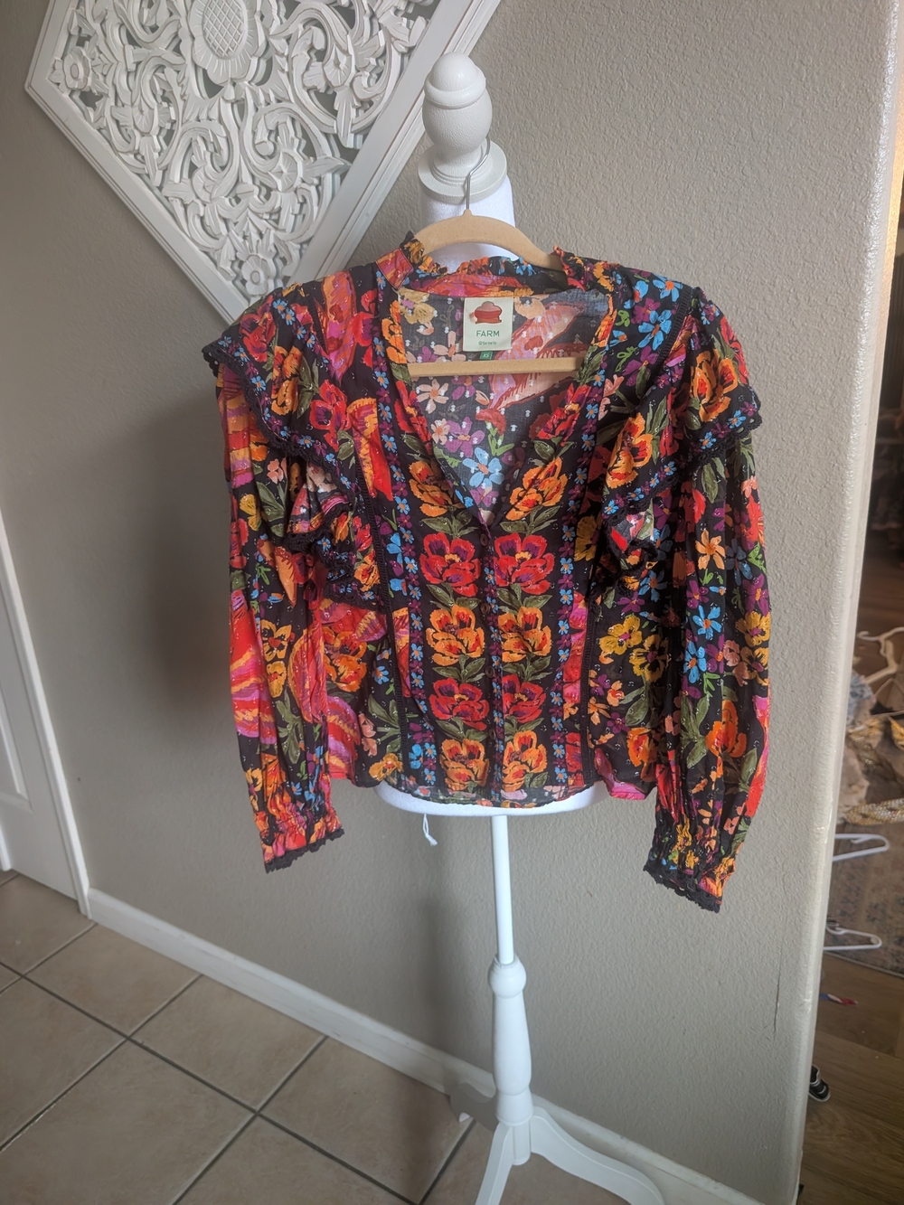 FARM Rio Black Multi-Color Floral Ruffle Blouse
